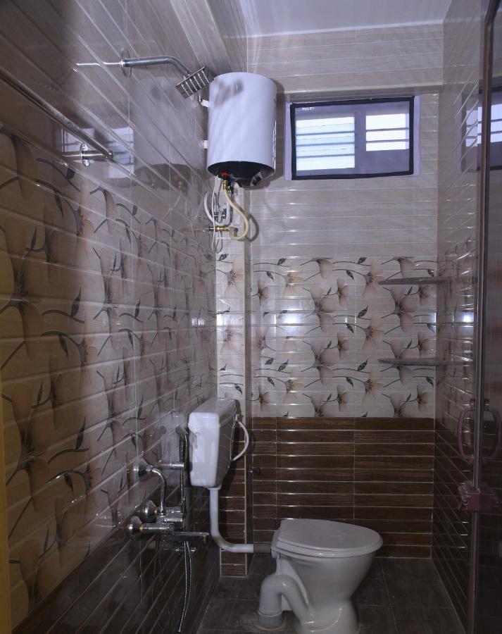 Four Seasons Home Stay Tirupati Esterno foto