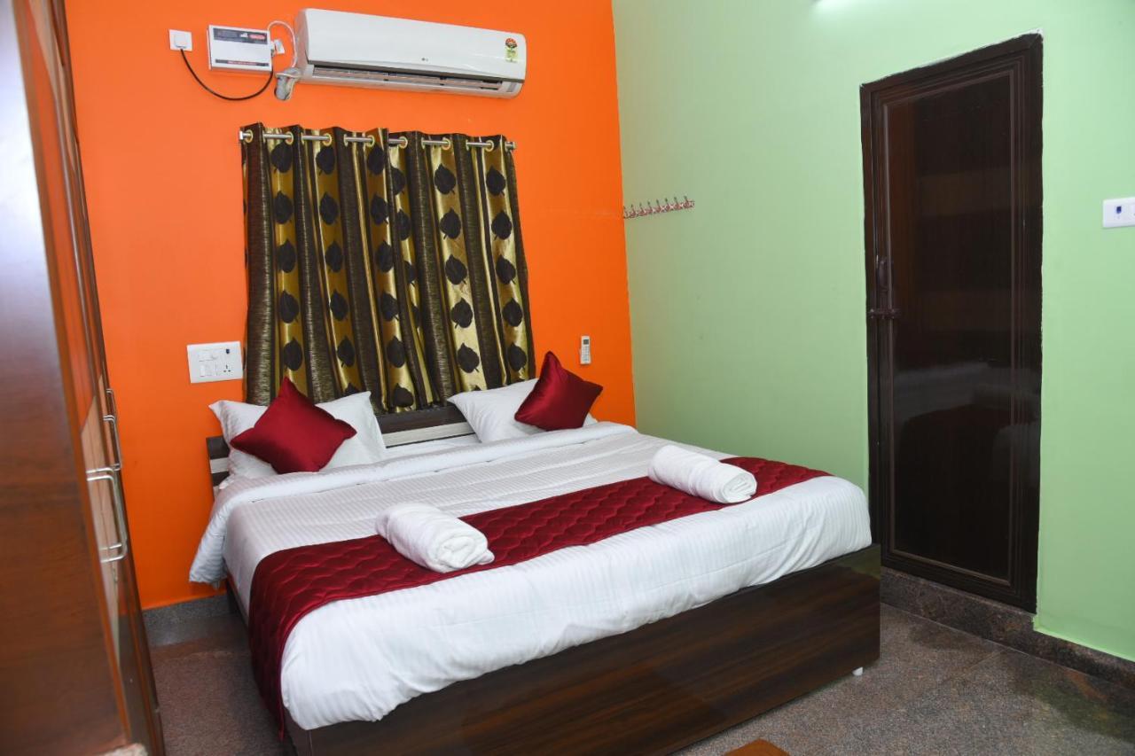 Four Seasons Home Stay Tirupati Esterno foto