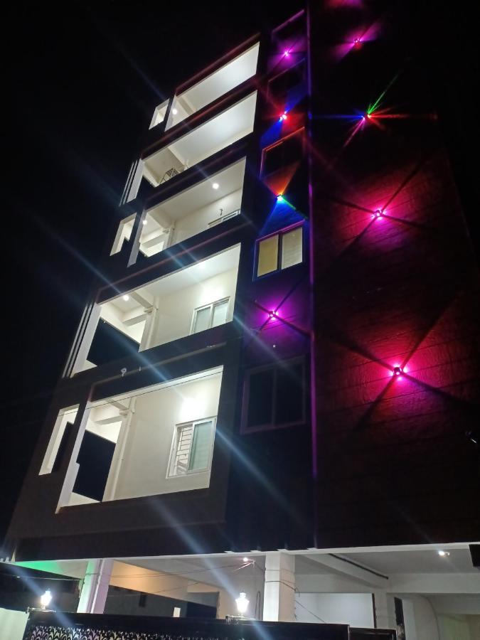 Four Seasons Home Stay Tirupati Esterno foto