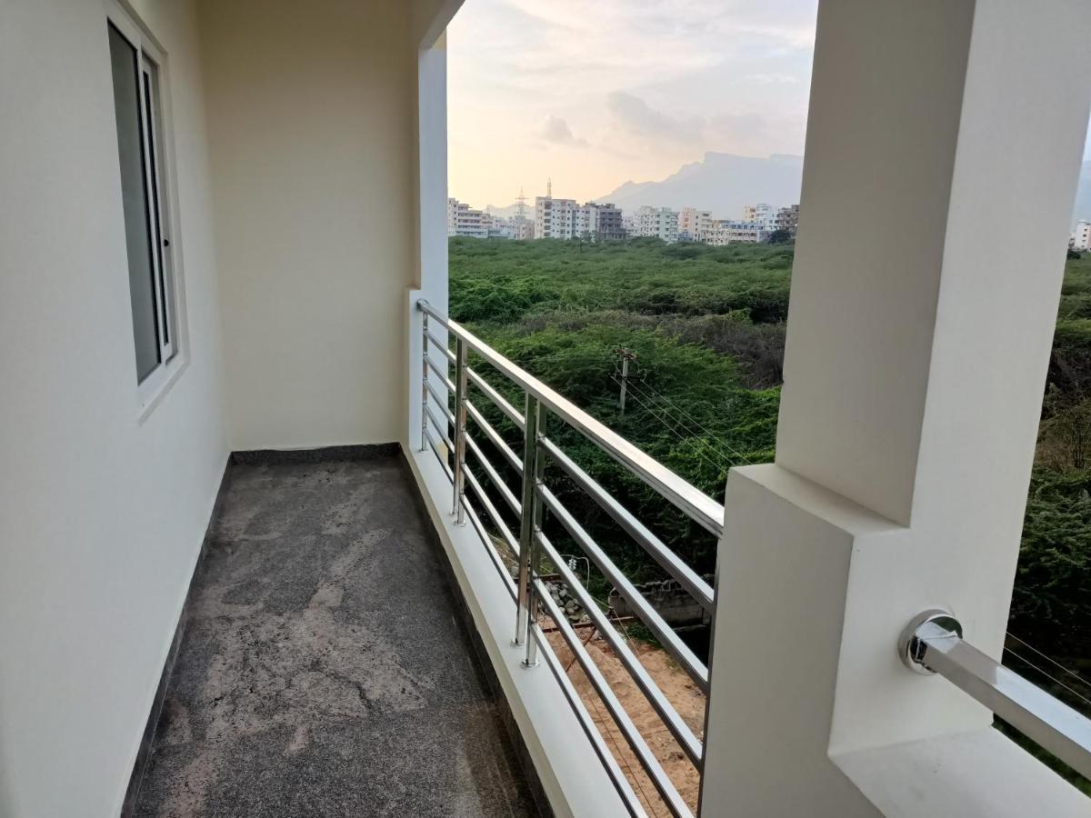 Four Seasons Home Stay Tirupati Esterno foto