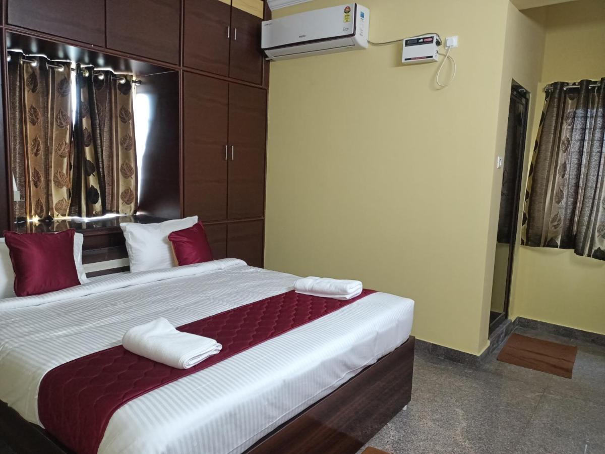Four Seasons Home Stay Tirupati Esterno foto