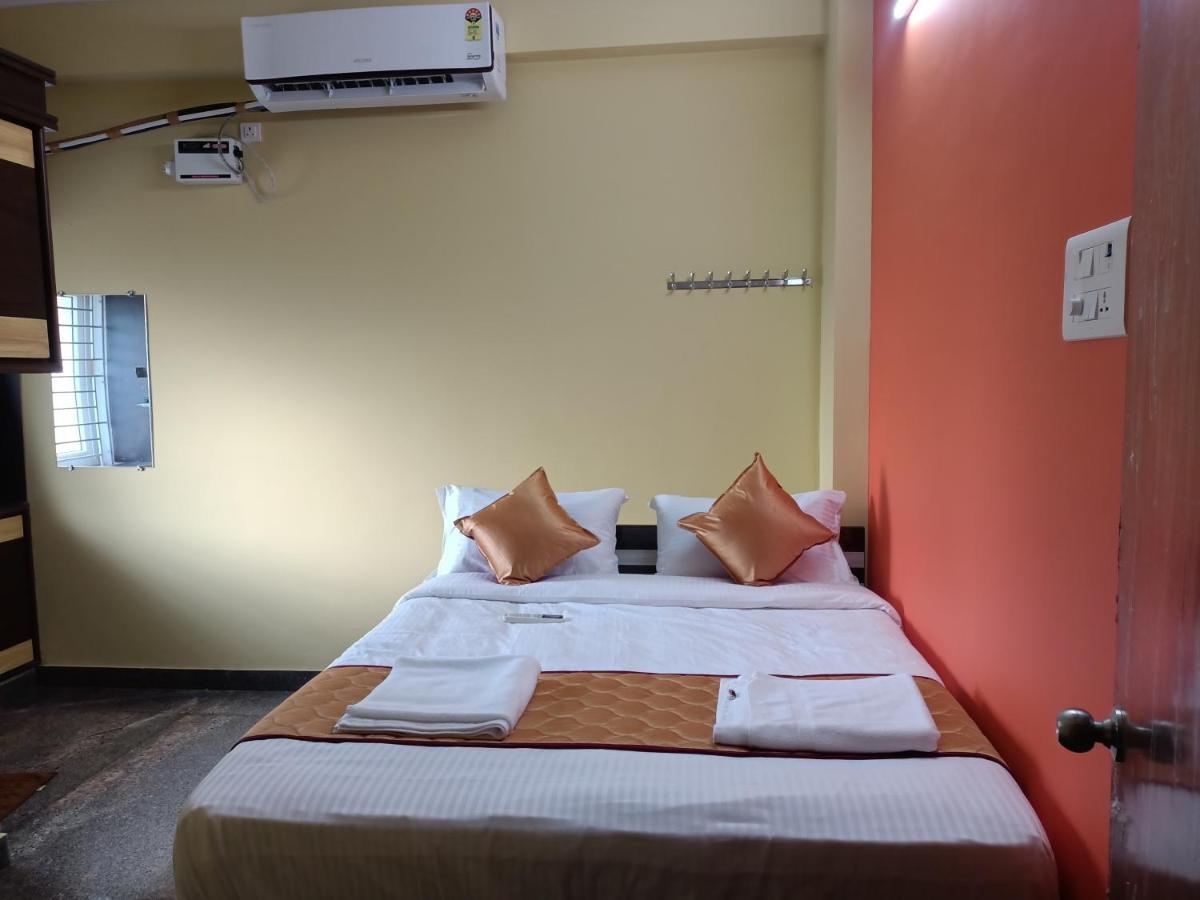 Four Seasons Home Stay Tirupati Esterno foto