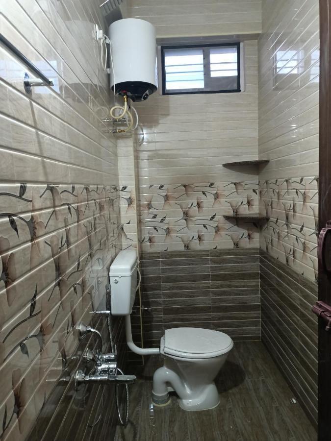 Four Seasons Home Stay Tirupati Esterno foto