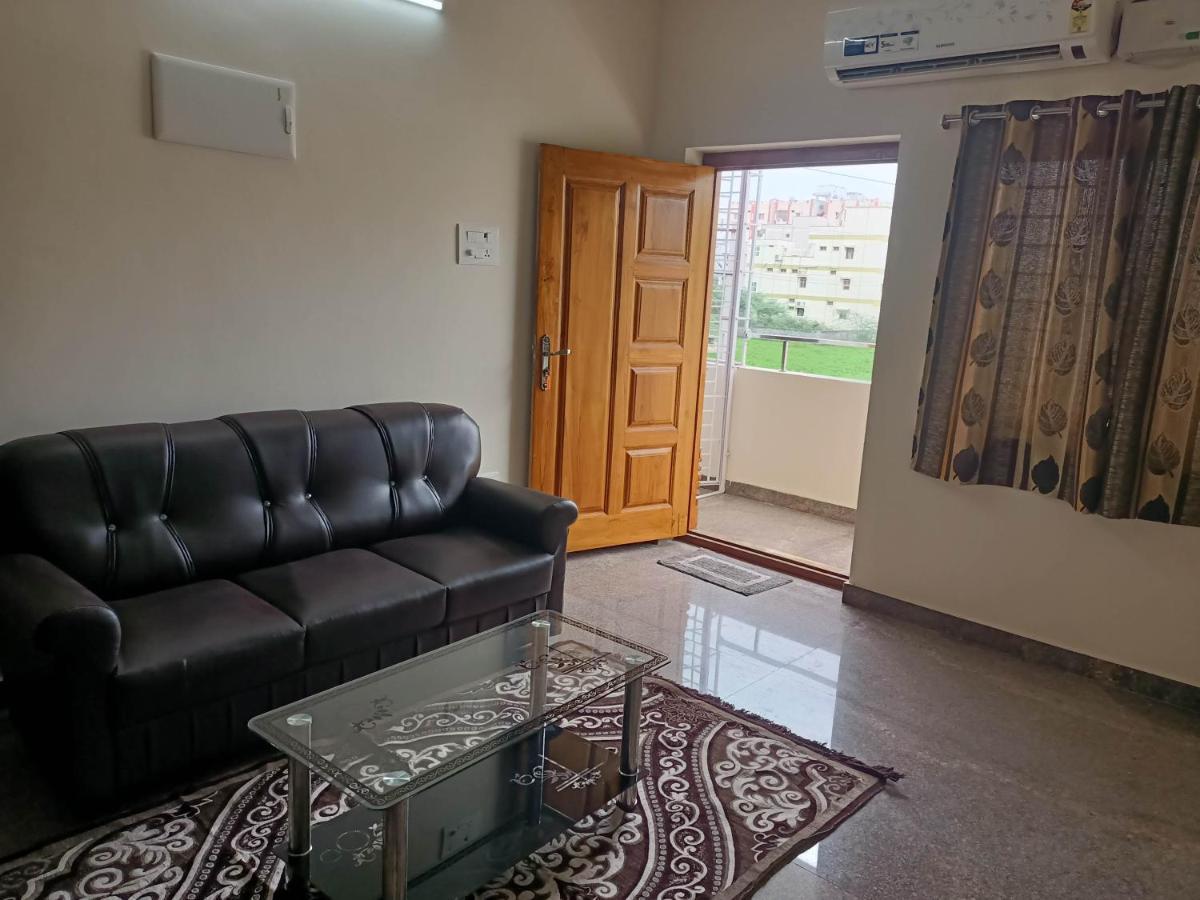 Four Seasons Home Stay Tirupati Esterno foto