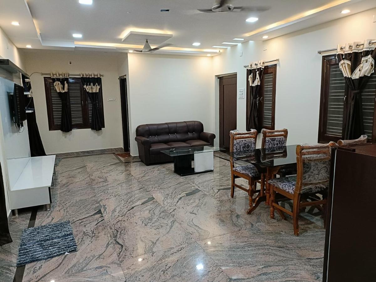 Four Seasons Home Stay Tirupati Esterno foto