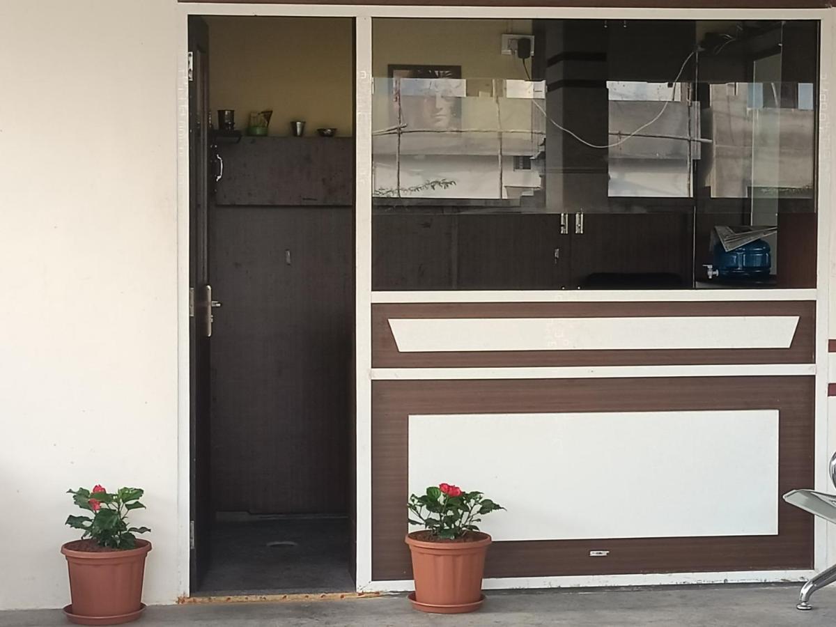 Four Seasons Home Stay Tirupati Esterno foto