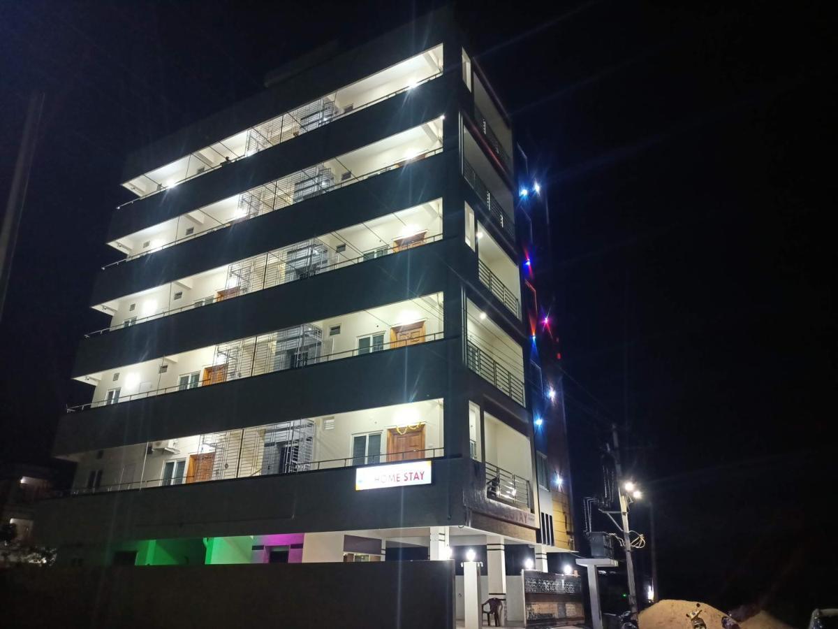 Four Seasons Home Stay Tirupati Esterno foto