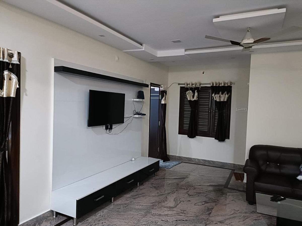 Four Seasons Home Stay Tirupati Esterno foto