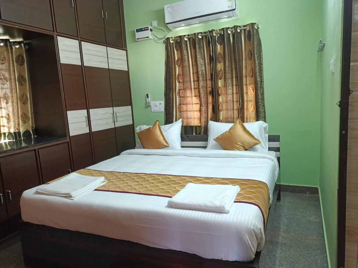 Four Seasons Home Stay Tirupati Esterno foto